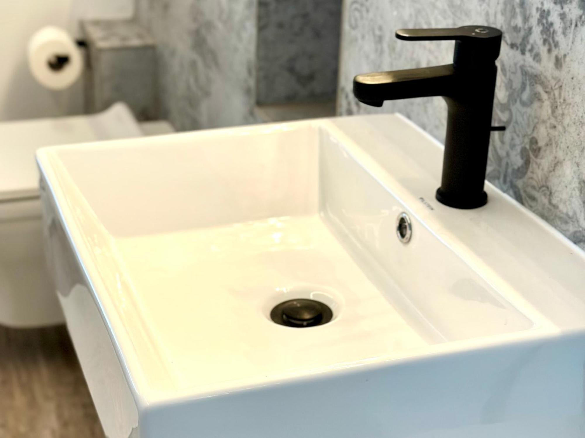 Beefree Whirlpoolsuite34-Free Parking & Fast Internet Pasov Exteriér fotografie